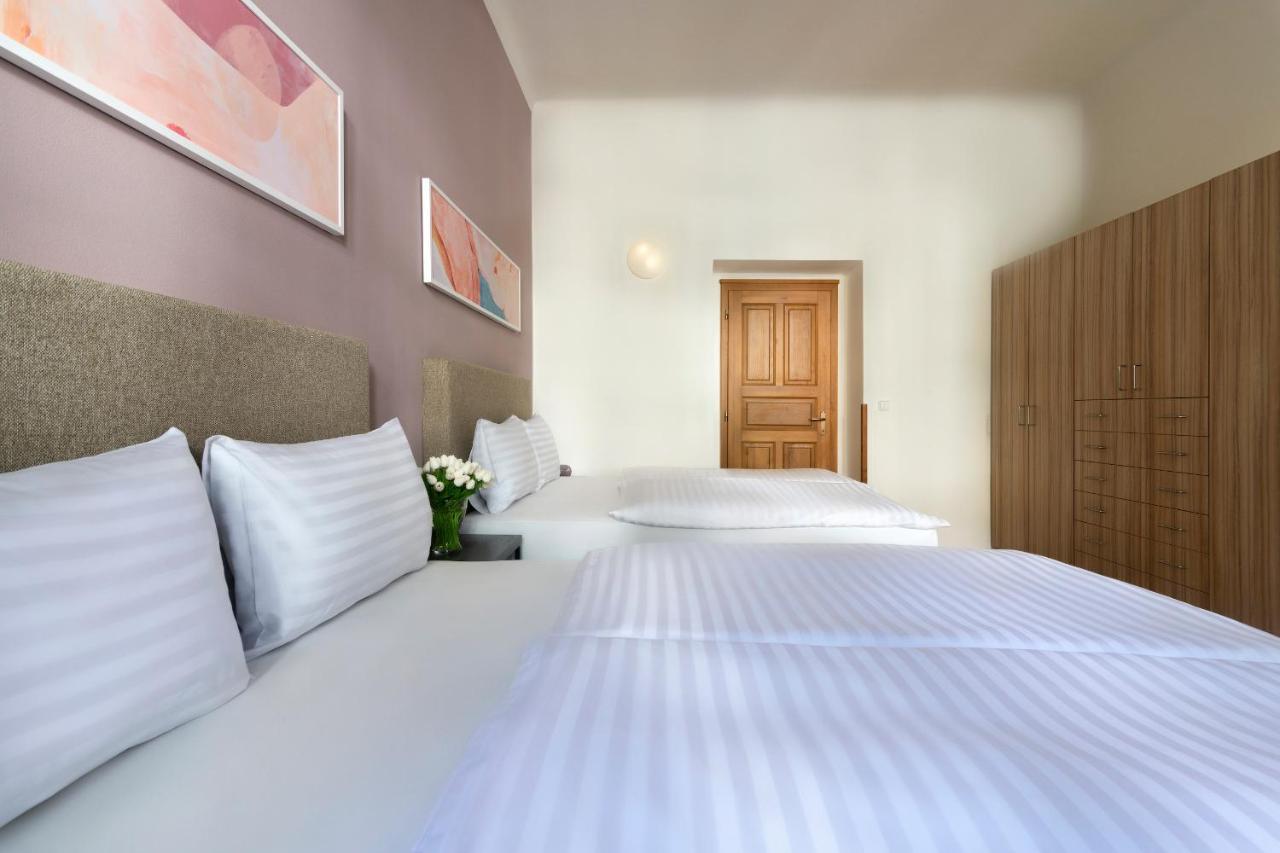 פראג Bohemian Dreams Apartments And Suites By Dwellfort מראה חיצוני תמונה