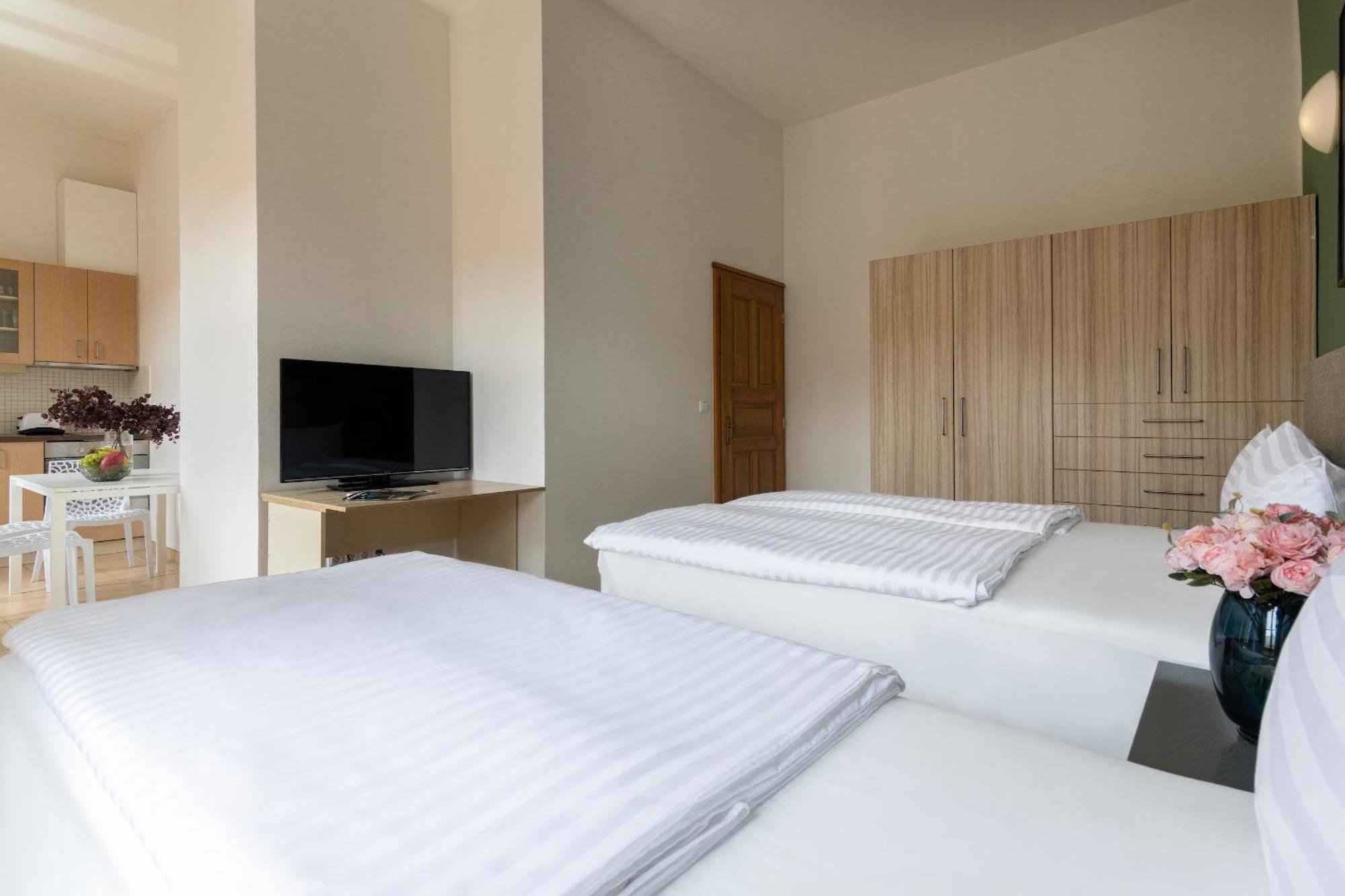 פראג Bohemian Dreams Apartments And Suites By Dwellfort חדר תמונה